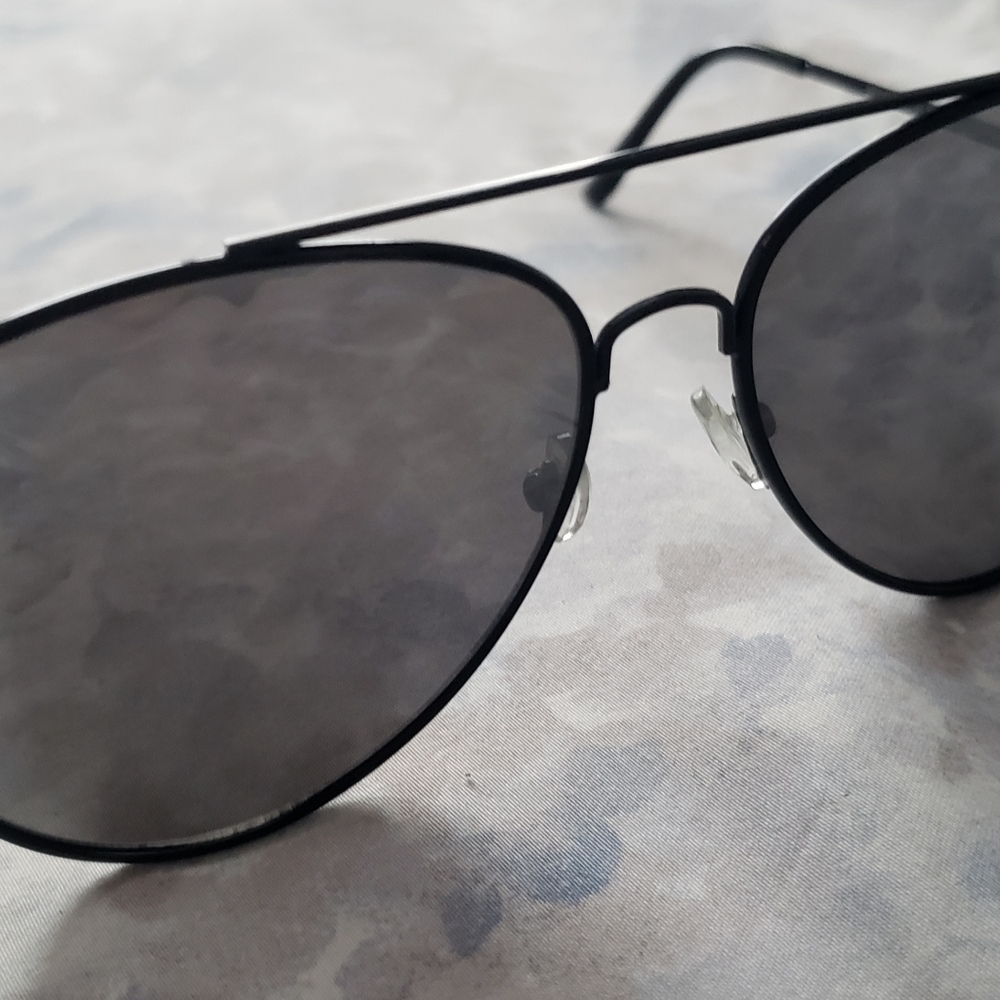 Sunglasses - Picture 2 of 4